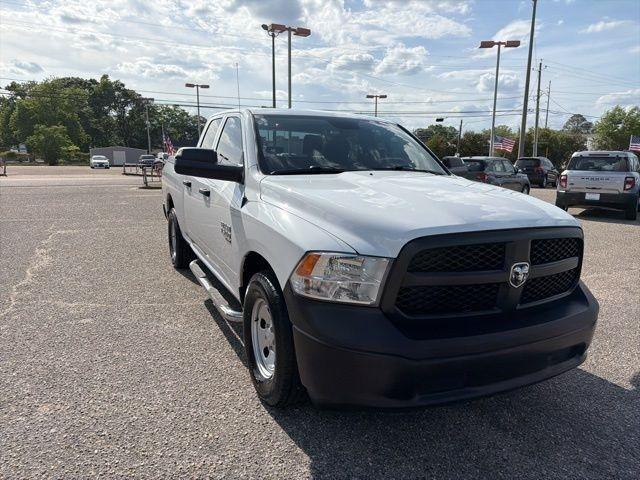 RAM 1500 Classic Tradesman 4x2 Quad Cab 6'4" Box 2023