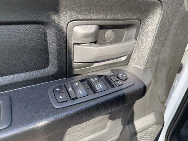 RAM 1500 Classic Tradesman 4x2 Quad Cab 6'4" Box 2023