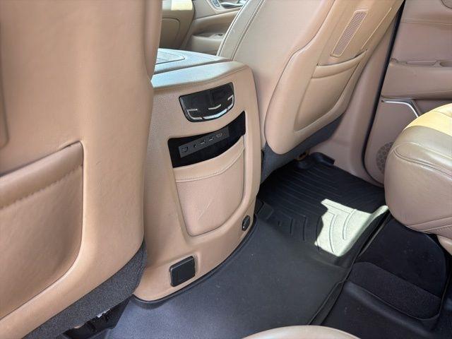 Cadillac Escalade 4WD 4dr Platinum 2019