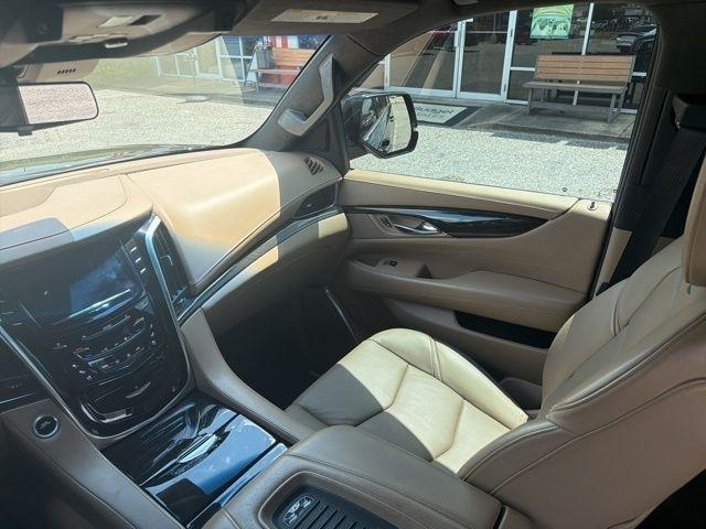 Cadillac Escalade 4WD 4dr Platinum 2019