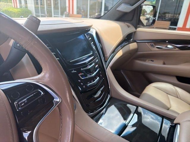 Cadillac Escalade 4WD 4dr Platinum 2019