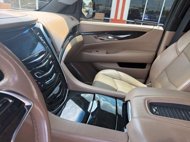 Cadillac Escalade 4WD 4dr Platinum 2019