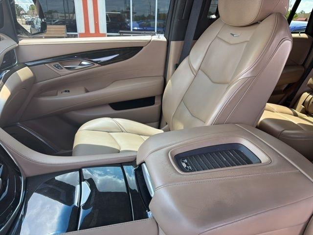 Cadillac Escalade 4WD 4dr Platinum 2019
