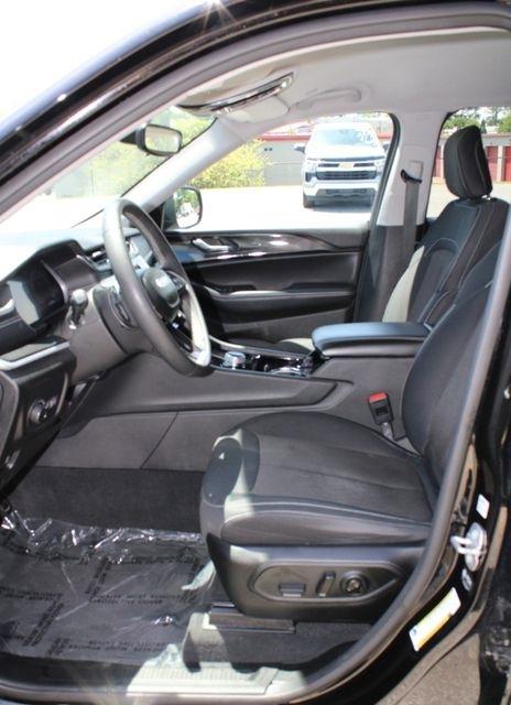 Jeep Grand Cherokee L Laredo 4x2 2023