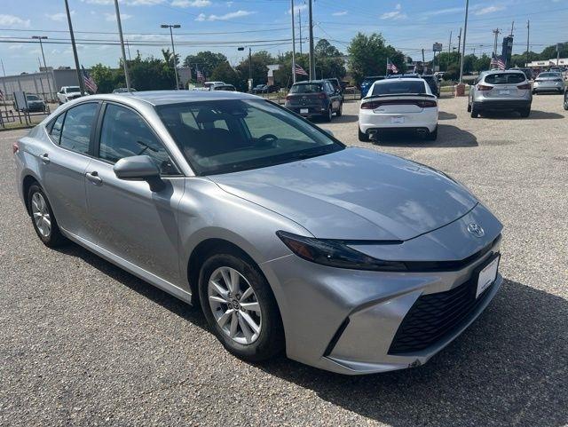 Toyota Camry XLE (Natl) 2025