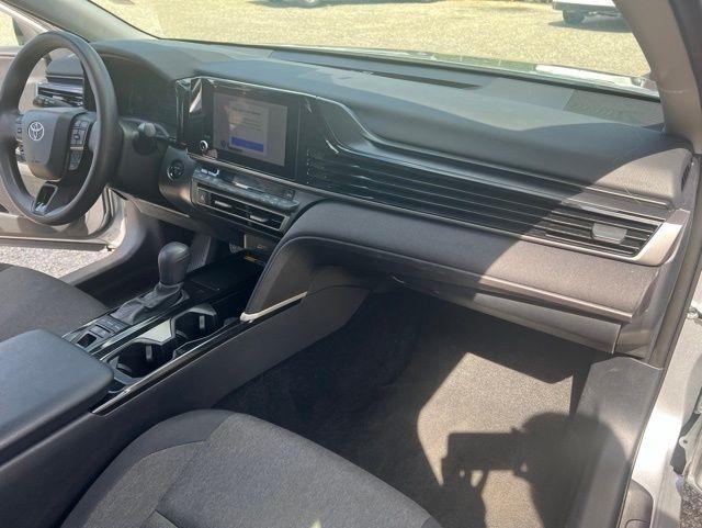 Toyota Camry XLE (Natl) 2025
