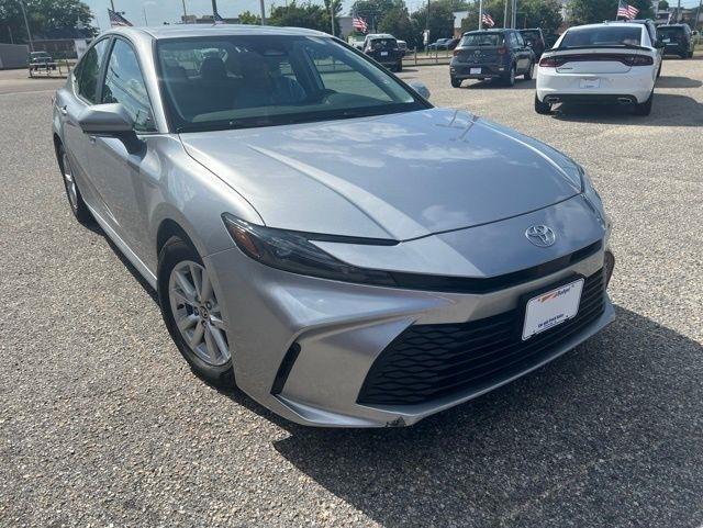 Toyota Camry XLE (Natl) 2025