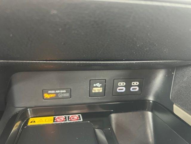 Toyota Camry XLE (Natl) 2025