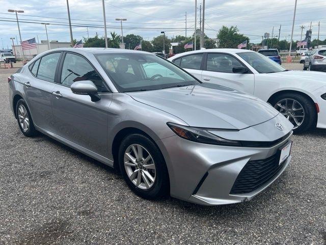 Toyota Camry XLE (Natl) 2025