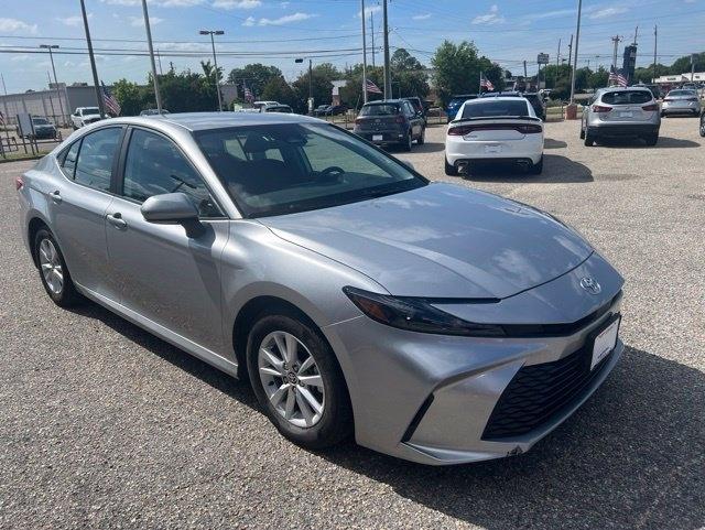Toyota Camry LE (Natl) 2025