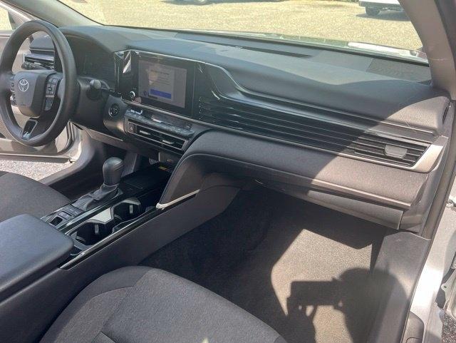 Toyota Camry LE (Natl) 2025