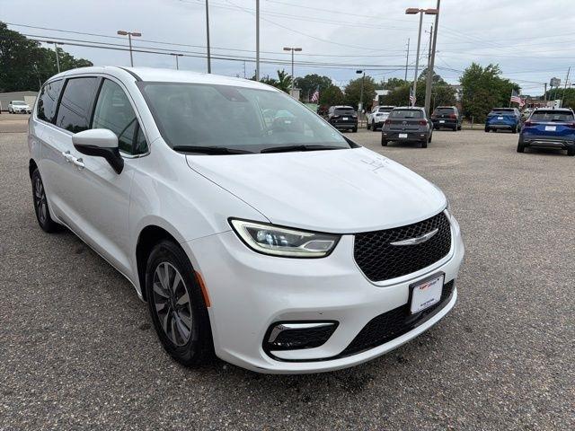Chrysler Pacifica Hybrid Touring L FWD 2023