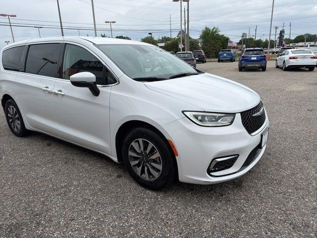 Chrysler Pacifica Hybrid Touring L FWD 2023