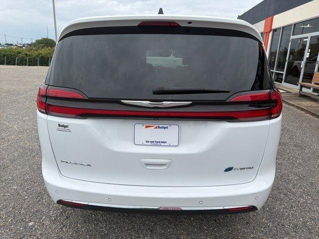Chrysler Pacifica Hybrid Touring L FWD 2023