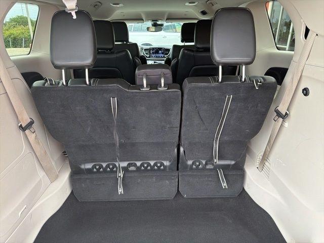 Chrysler Pacifica Hybrid Touring L FWD 2023