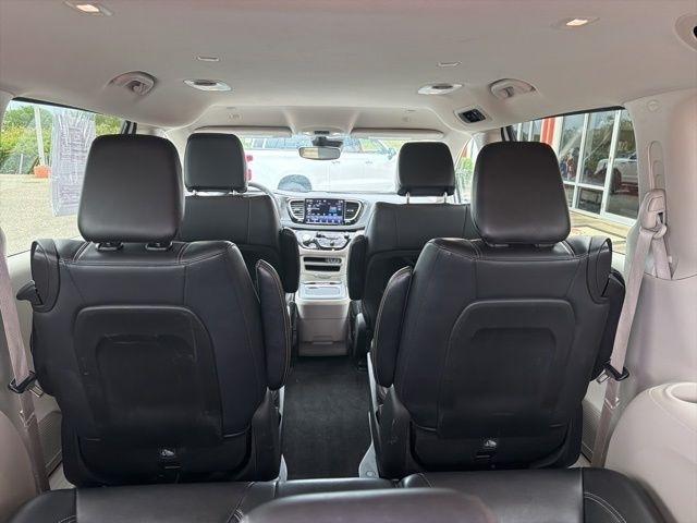 Chrysler Pacifica Hybrid Touring L FWD 2023
