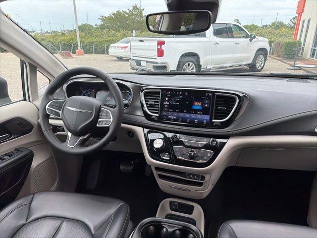 Chrysler Pacifica Hybrid Touring L FWD 2023