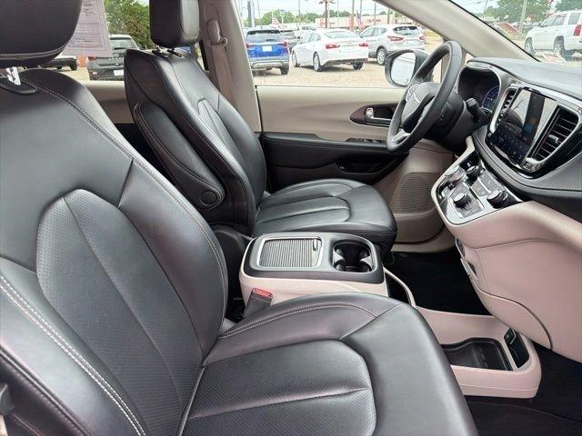 Chrysler Pacifica Hybrid Touring L FWD 2023