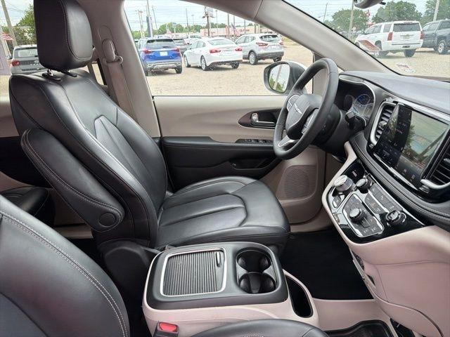 Chrysler Pacifica Hybrid Touring L FWD 2023