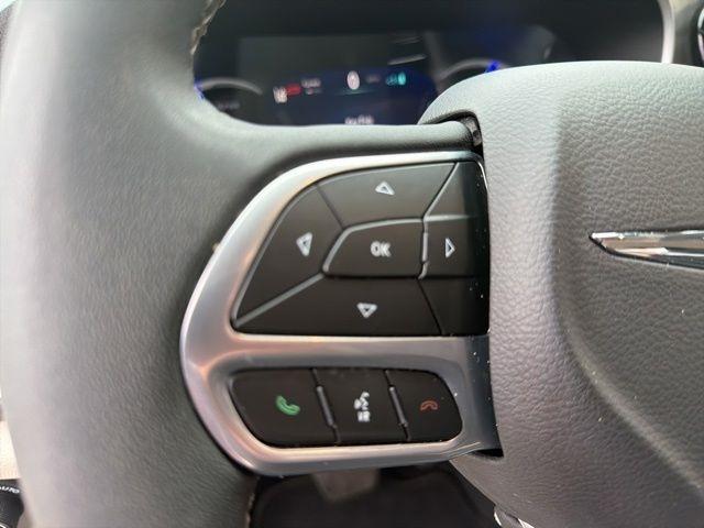 Chrysler Pacifica Hybrid Touring L FWD 2023