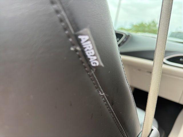 Chrysler Pacifica Hybrid Touring L FWD 2023