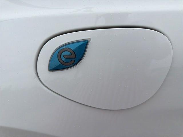 Chrysler Pacifica Hybrid Touring L FWD 2023