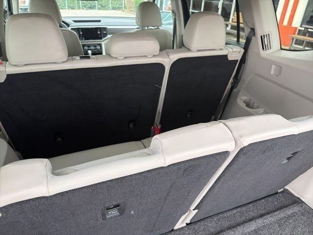 Volkswagen Atlas 3.6L V6 SE w/Technology FWD 2023