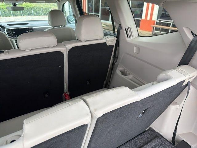 Volkswagen Atlas 3.6L V6 SE w/Technology FWD 2023