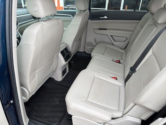 Volkswagen Atlas 3.6L V6 SE w/Technology FWD 2023