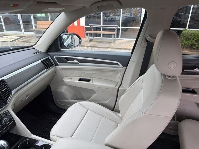 Volkswagen Atlas 3.6L V6 SE w/Technology FWD 2023