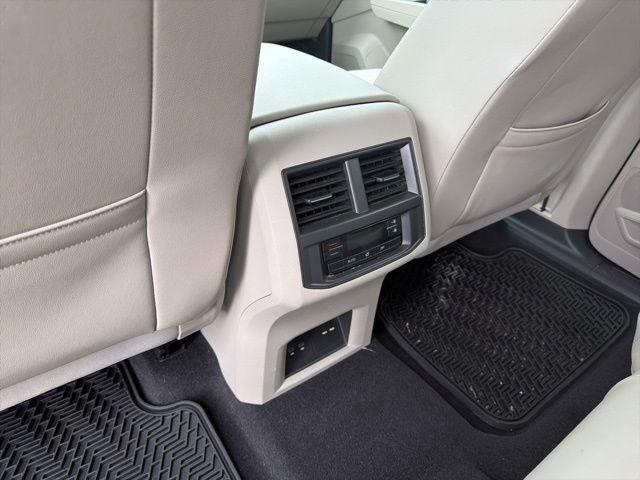 Volkswagen Atlas 3.6L V6 SE w/Technology FWD 2023