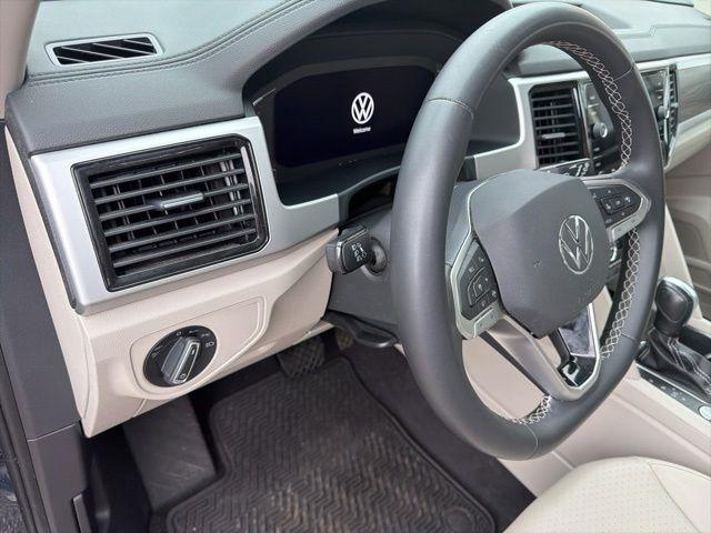 Volkswagen Atlas 3.6L V6 SE w/Technology FWD 2023
