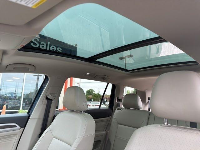 Volkswagen Atlas 3.6L V6 SE w/Technology FWD 2023