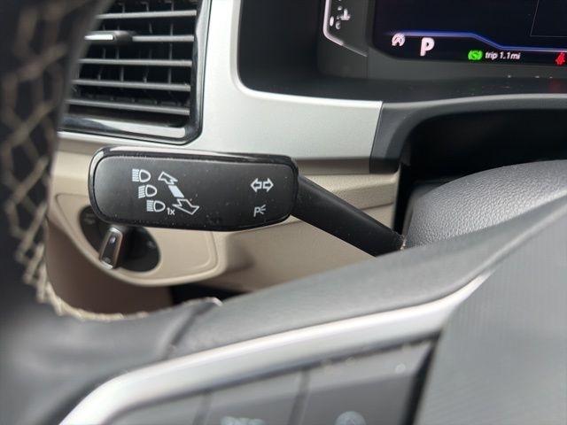 Volkswagen Atlas 3.6L V6 SE w/Technology FWD 2023