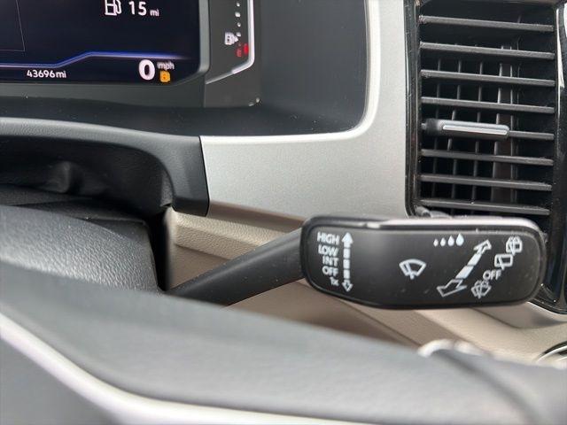 Volkswagen Atlas 3.6L V6 SE w/Technology FWD 2023