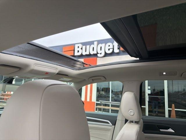 Volkswagen Atlas 3.6L V6 SE w/Technology FWD 2023