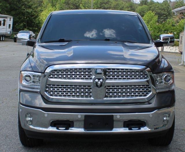 RAM 1500 4WD Crew Cab 140.5" Laramie 2015