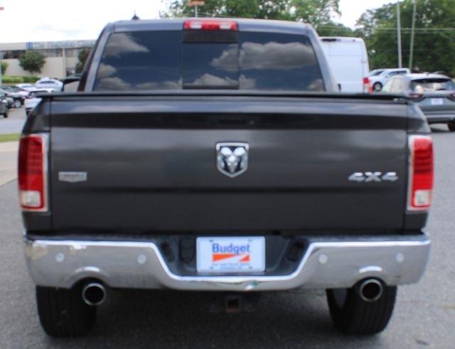 RAM 1500 4WD Crew Cab 140.5" Laramie 2015