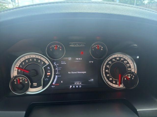RAM 1500 4WD Crew Cab 140.5" Laramie 2015