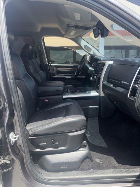 RAM 1500 4WD Crew Cab 140.5" Laramie 2015