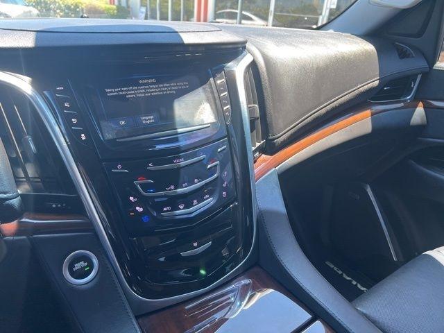 Cadillac Escalade 2WD 4dr Premium Luxury 2020