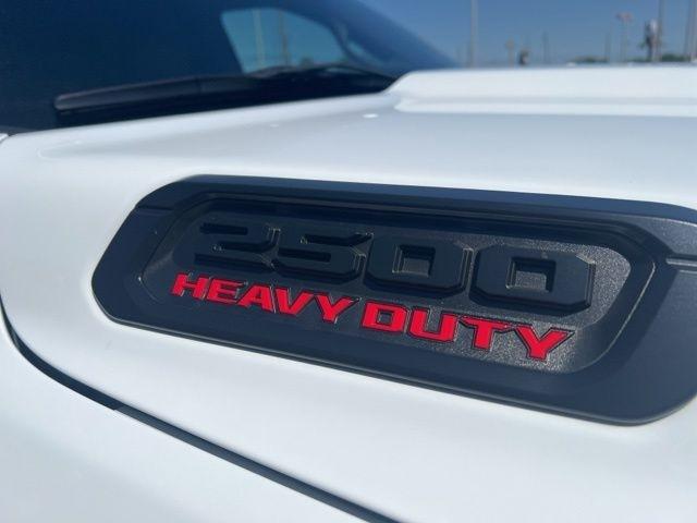 RAM 2500 Laramie 4x4 Mega Cab 6'4" Box 2022