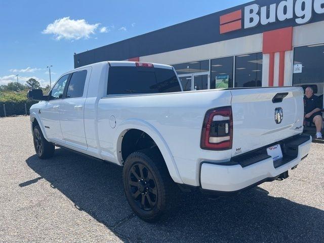 RAM 2500 Laramie 4x4 Mega Cab 6'4" Box 2022