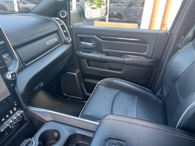 RAM 2500 Laramie 4x4 Mega Cab 6'4" Box 2022