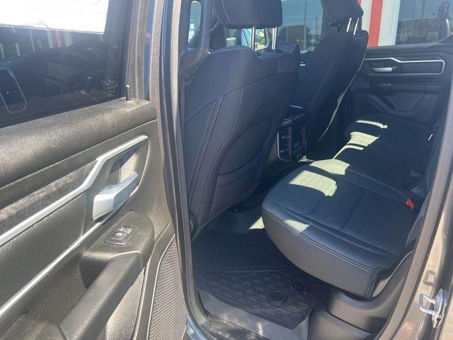 RAM 1500 Big Horn 4x4 Quad Cab 6'4" Box 2022