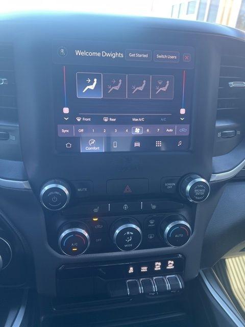 RAM 1500 Big Horn 4x4 Quad Cab 6'4" Box 2022