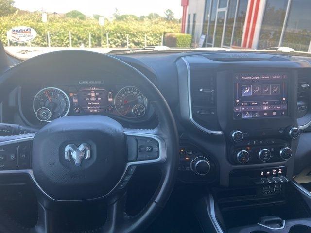 RAM 1500 Big Horn 4x4 Quad Cab 6'4" Box 2022