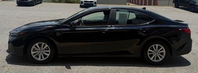 Toyota Camry XLE (Natl) 2025