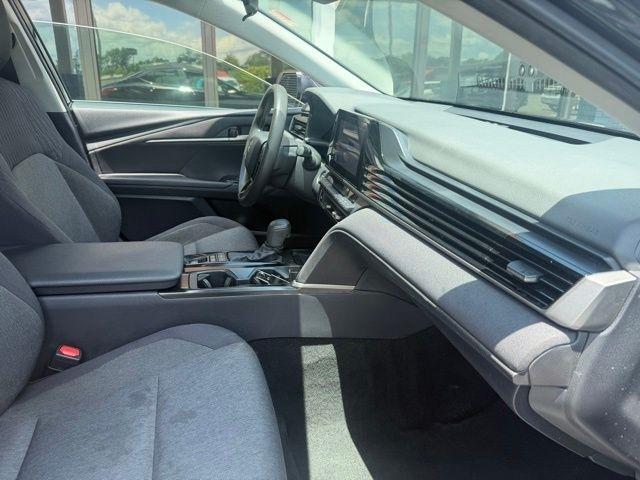 Toyota Camry XLE (Natl) 2025
