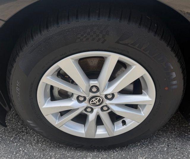 Toyota Camry XLE (Natl) 2025